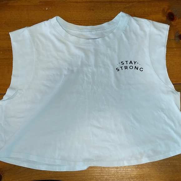 Strong strong supply crop top - Picture 1 of 2